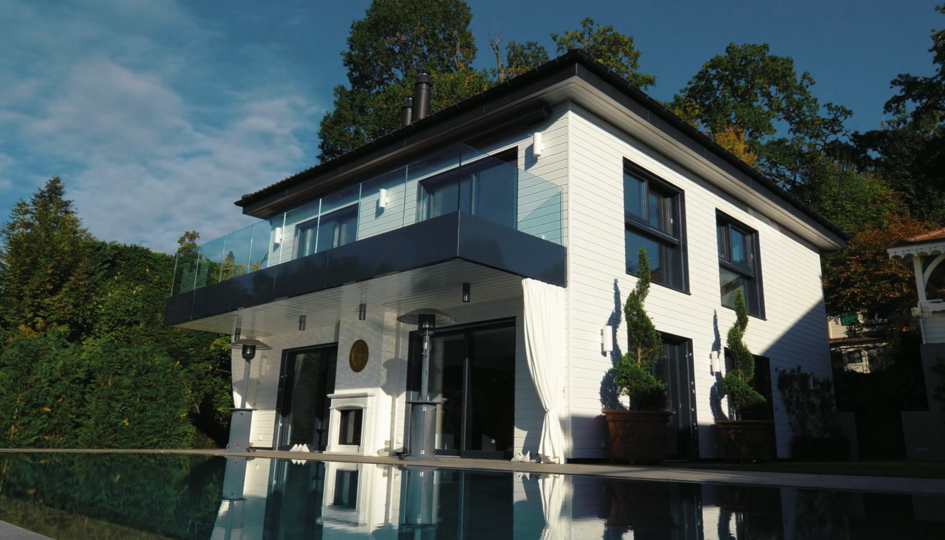 Pool house
